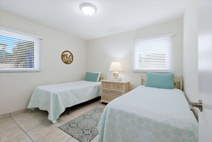 Building Photo - 6309 Flamingo Dr