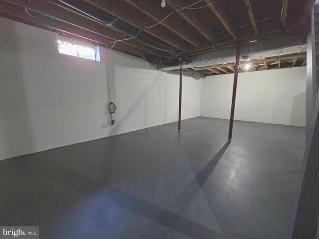 Building Photo - 23 Lordship Ln