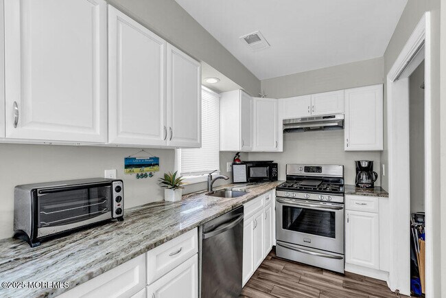 Building Photo - 62-64 Sherman Ave