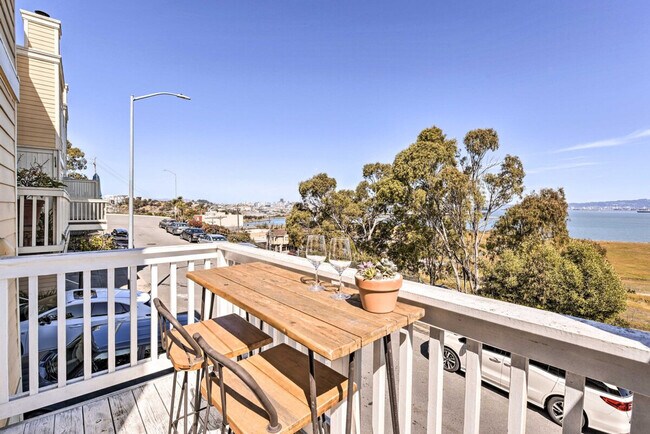 Building Photo - 800 Innes Ave