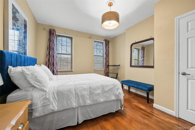 Building Photo - 611 Linwood St