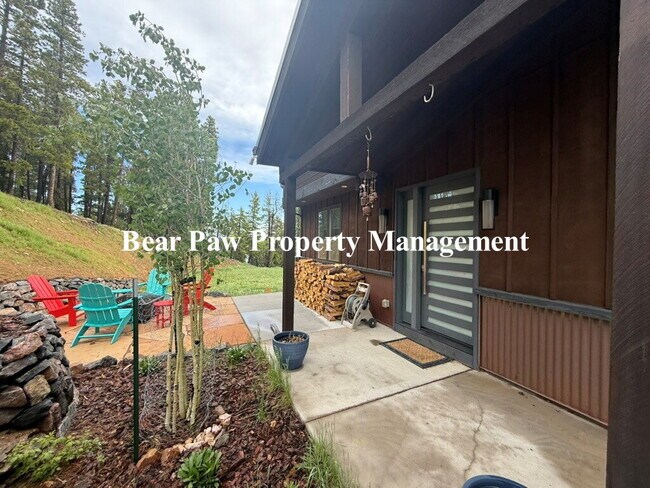 Building Photo - "Spacious 5-Bed Retreat with 3.5 Baths on ...