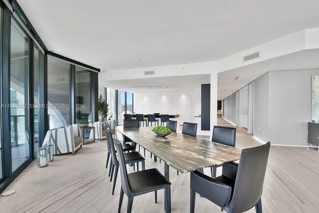 Building Photo - 1000 Biscayne Blvd