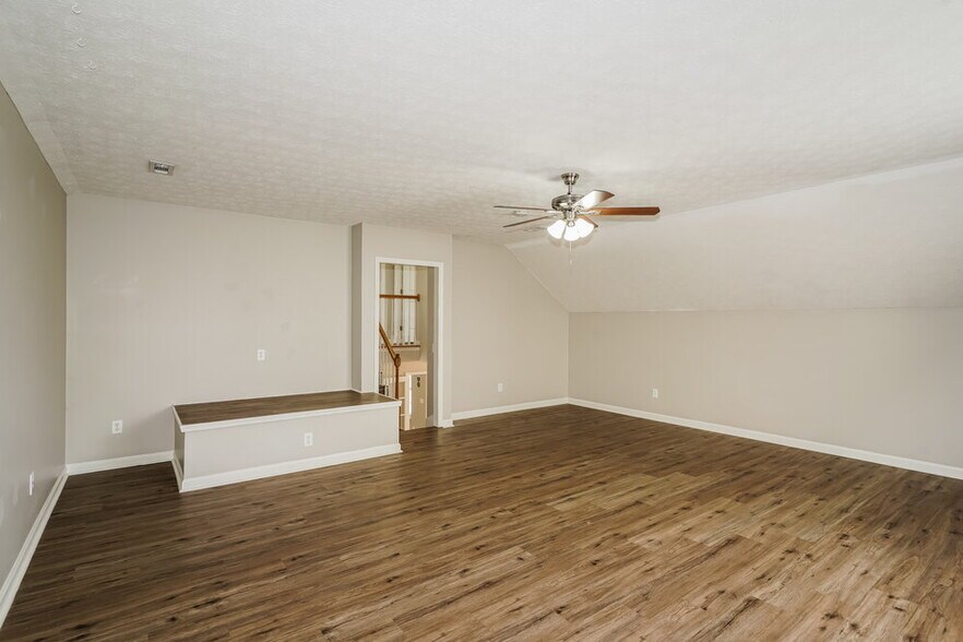 Building Photo - 106 Edgewater Pl