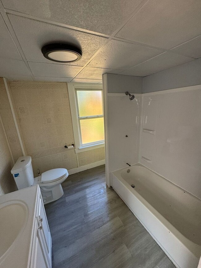 Building Photo - SINGLE FAMILY HOUSE FOR RENT