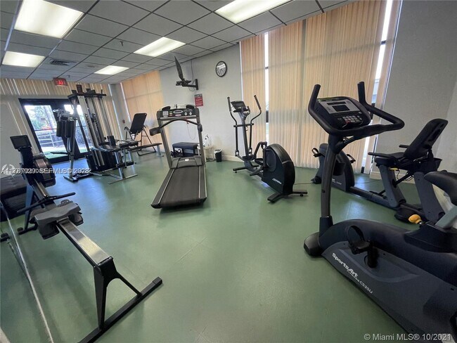 Building Photo - 5047 N Hwy A1A