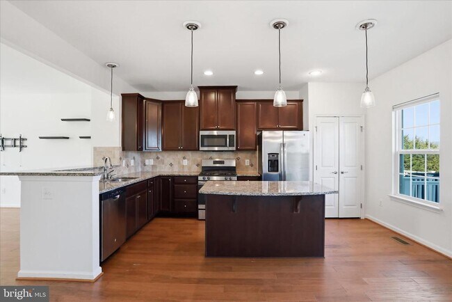 Building Photo - 166 Trout Lily Dr