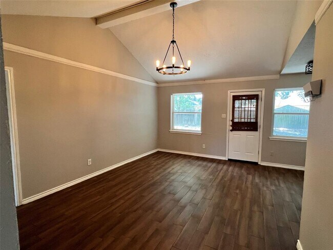 Building Photo - 1306 Gamma St
