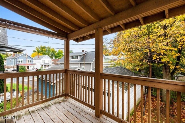 Building Photo - 4 Edison Ave