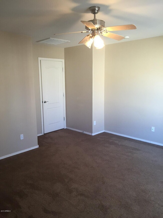 Building Photo - 17634 W Mandalay Ln