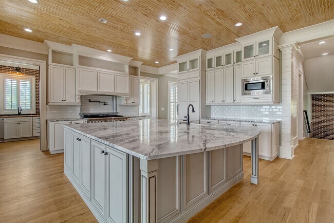 Building Photo - 4 Bedroom 4.5 Bath Home in Dunes West - Mt. Pleasant