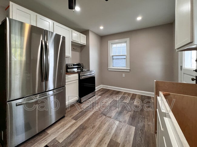 Building Photo - 506 Thurman Ave