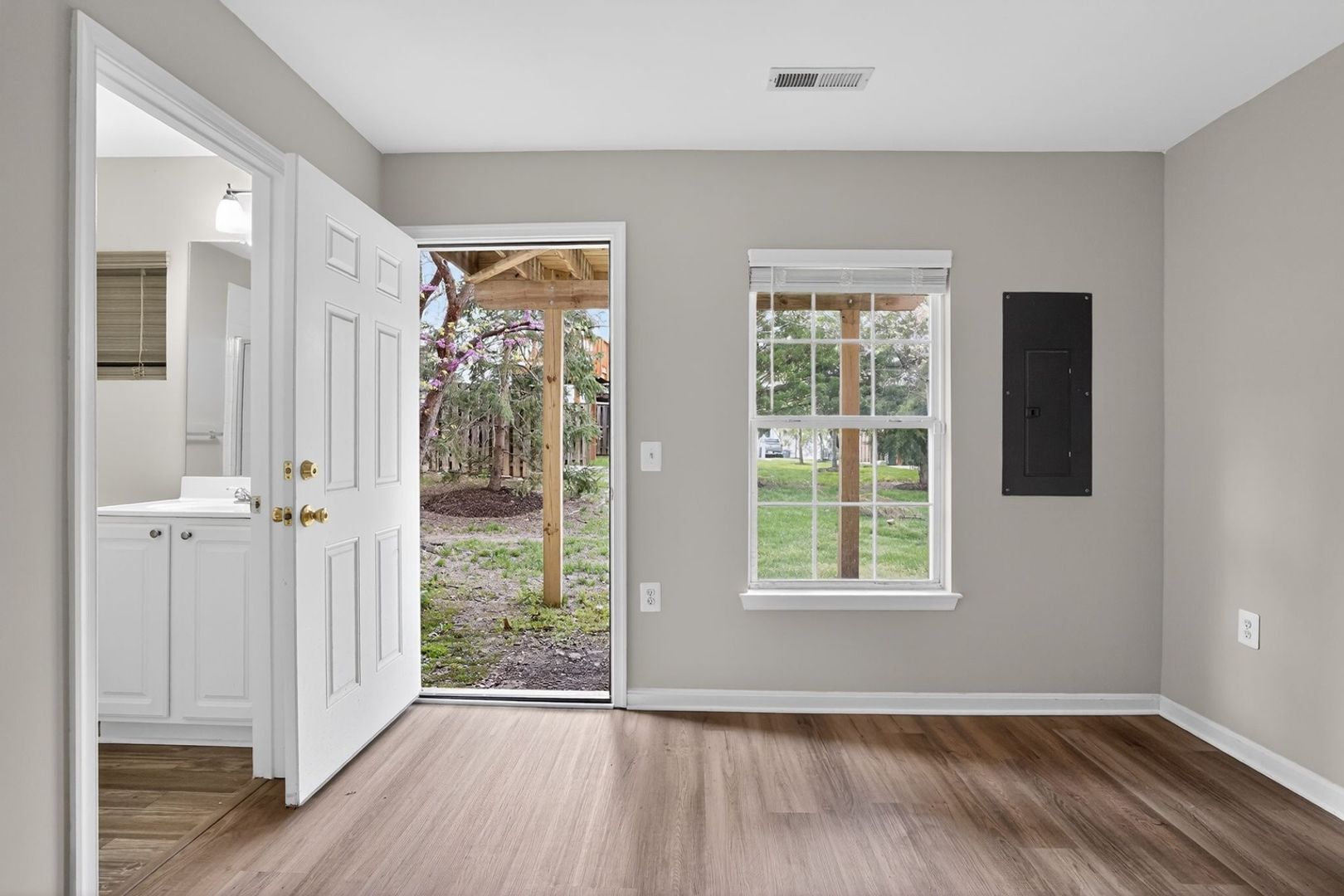 Building Photo - 23185 Blackthorn Square