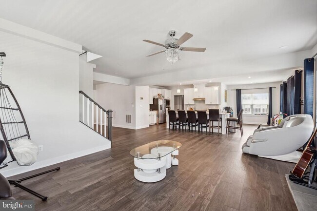 Building Photo - 11281 Wheeler Ridge Dr