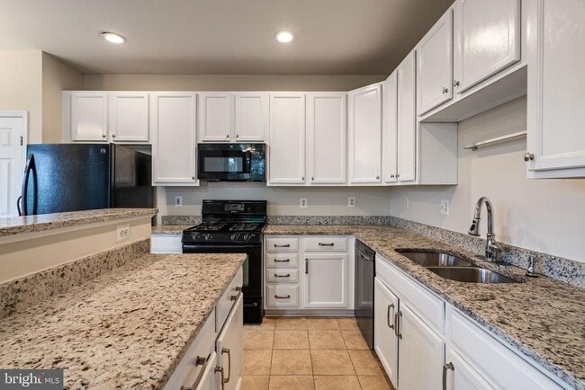Building Photo - 15701 Palermo Terrace