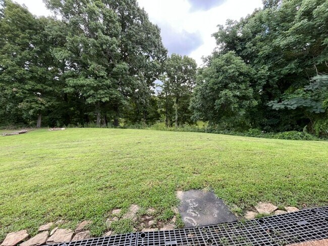 Building Photo - 440 Blue Lake Dr