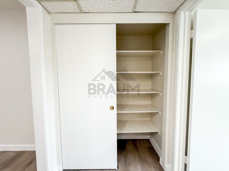 Building Photo - 15000 Burbank Blvd