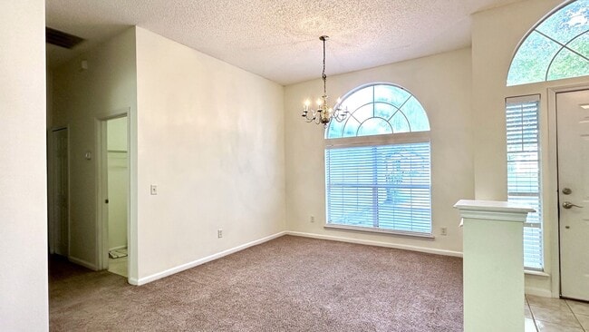 Building Photo - 3 bed/2 bath home, conveniently located in quiet Meadowfield Bluff