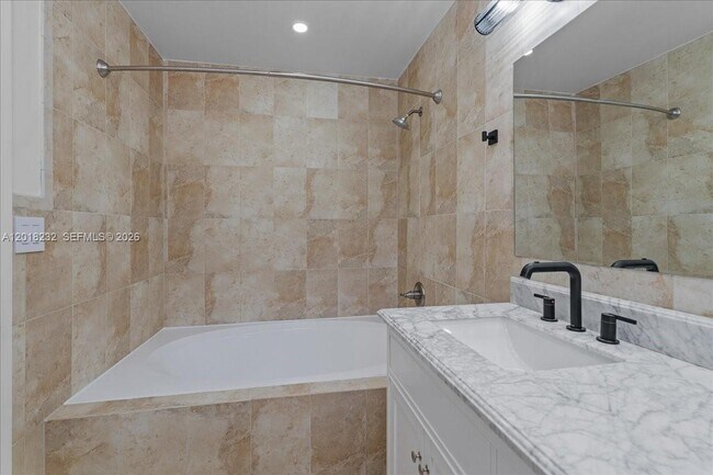 Building Photo - 3737 Alcantara Ave