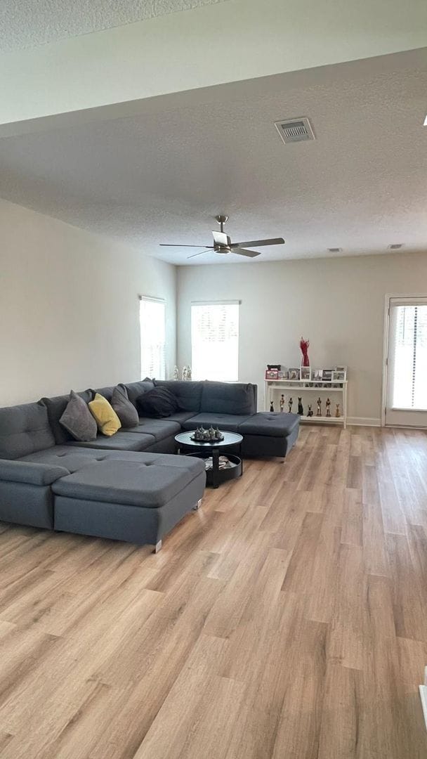 Building Photo - Beautiful 3 Bedroom, 3 Bathroom Home for Rent