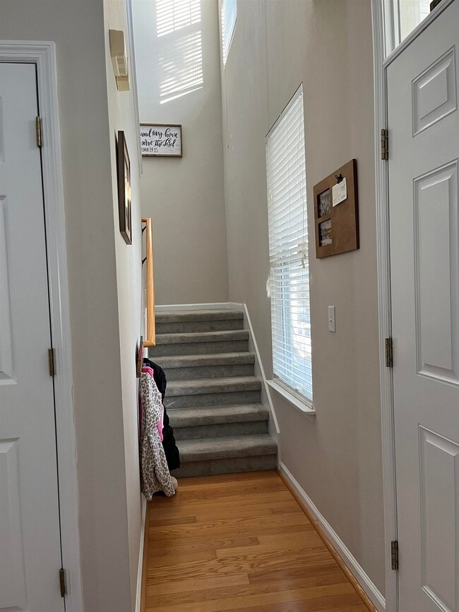 Building Photo - 2476 Lantana Ln