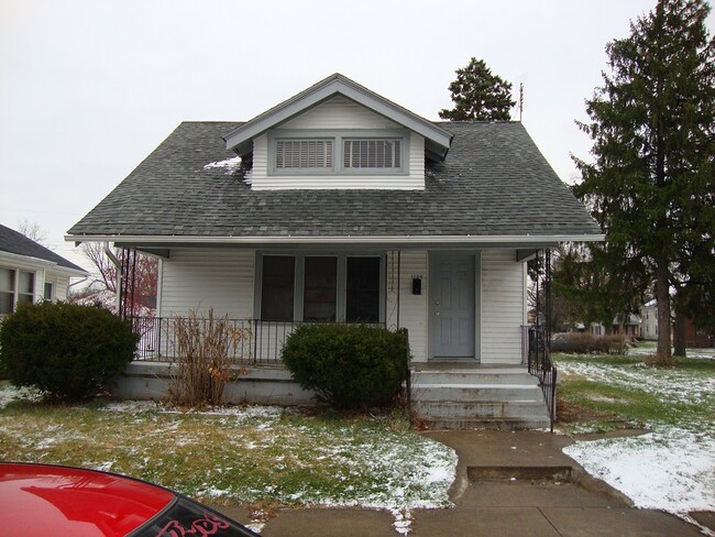 Building Photo - 1106 College St