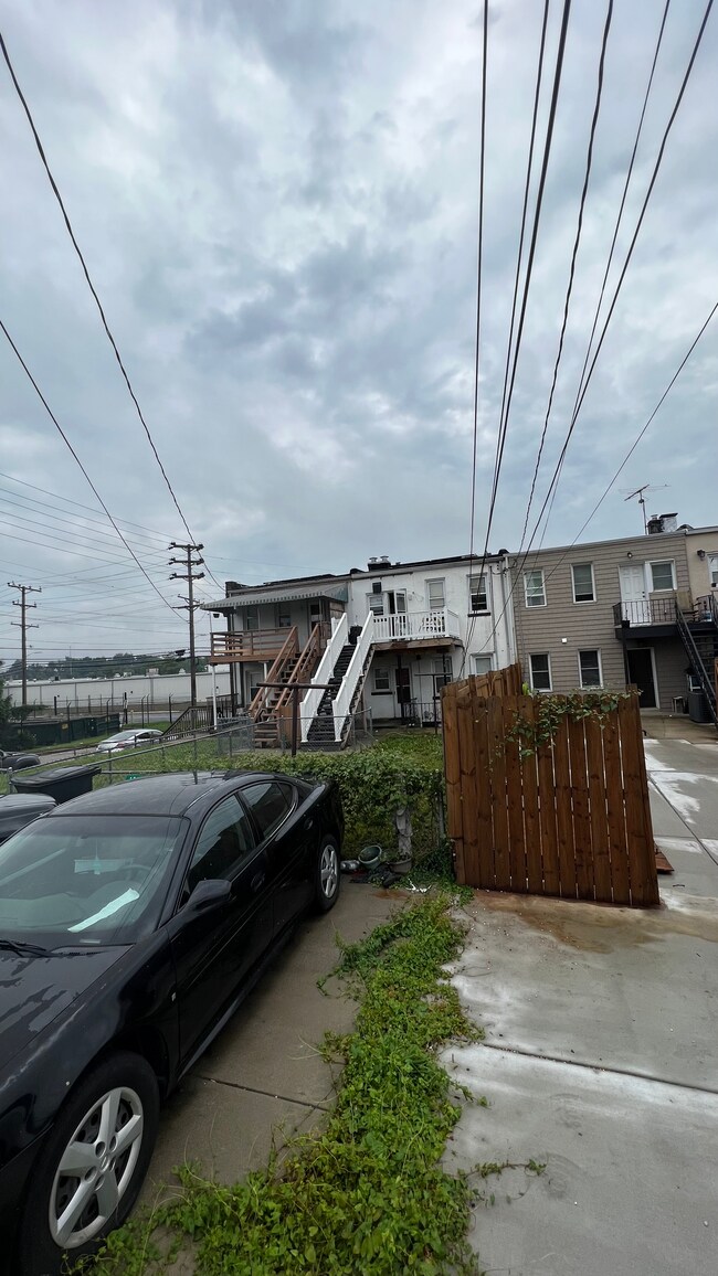 Building Photo - 1051 Desoto Rd