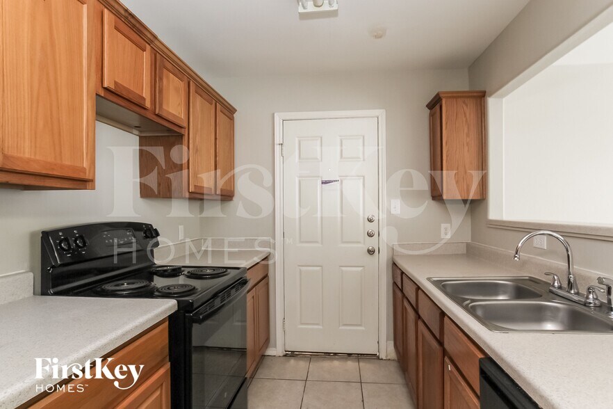 Building Photo - 2935 La Estancia Ln