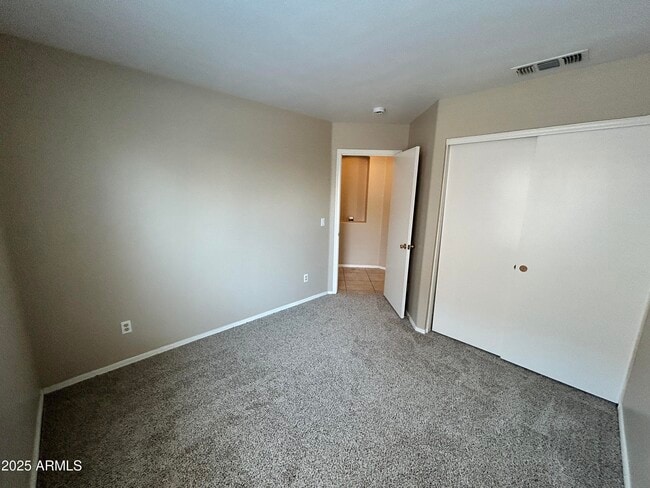 Building Photo - 8239 W Voltaire Ave