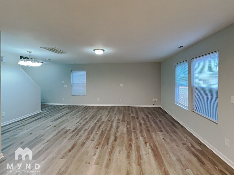 Building Photo - 6108 Fazenda Drive