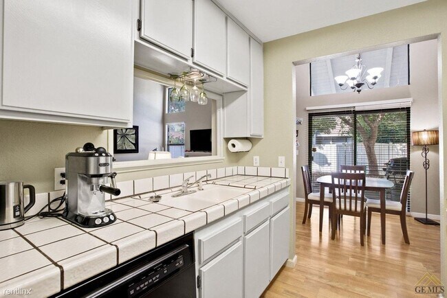 Building Photo - 1 br, 1 bath Condo - 8000 Kroll Way Apt 25