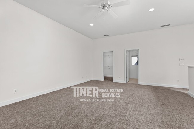 Building Photo - Industrial Loft in Fabulous Downtown Neigh...