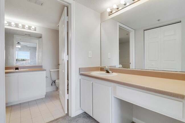 Building Photo - 141 SW Palm Dr