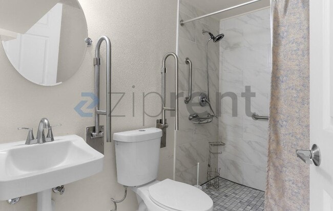 Building Photo - 1413 12th St NE