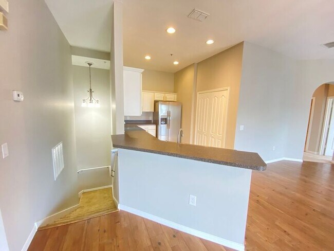 Building Photo - 6672 S Goldenrod Rd