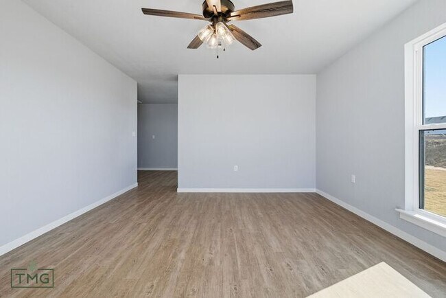 Building Photo - Newly Remodeled 2 Bed Duplex – Prime Broken Arrow Location!