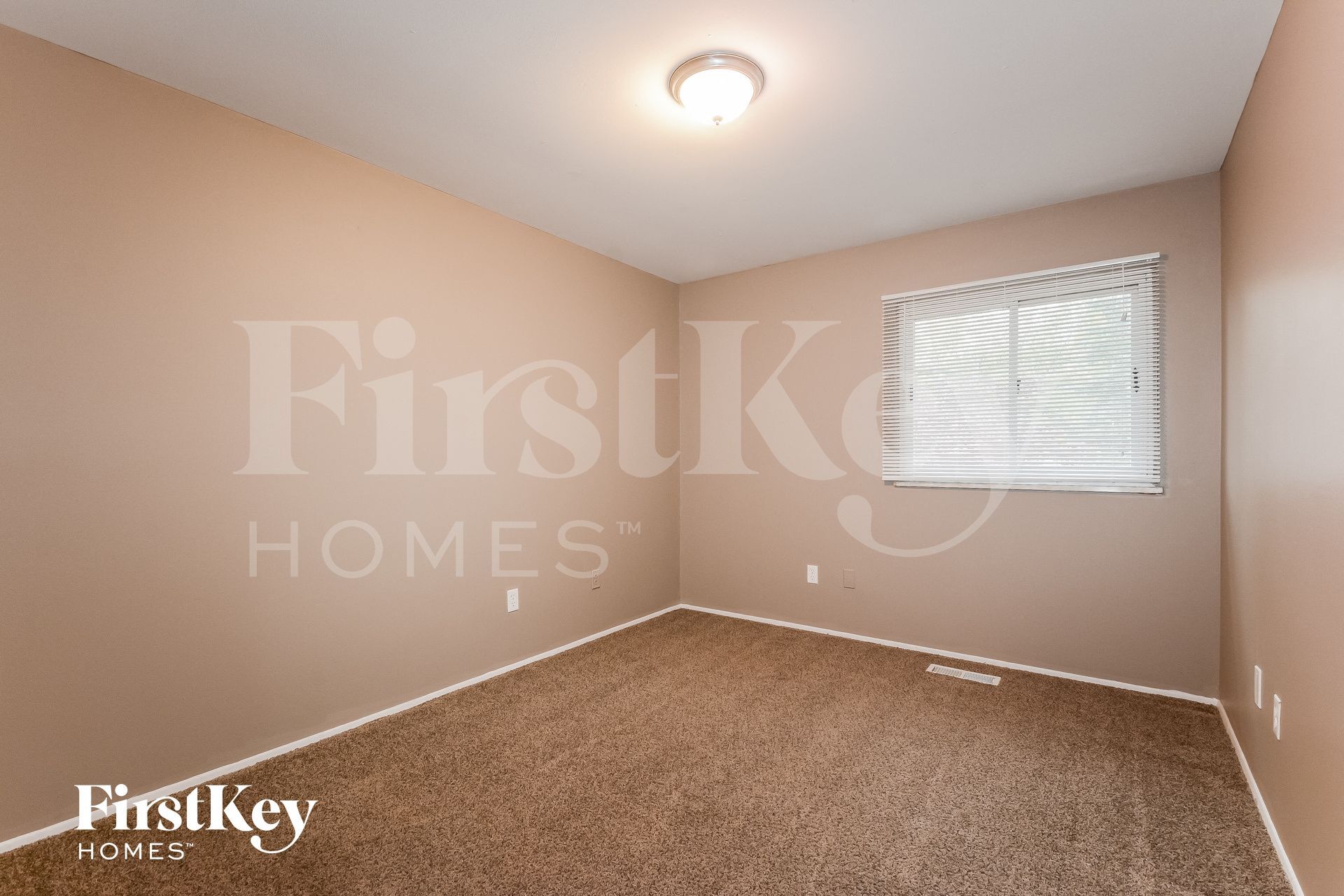 Building Photo - 844 Townhouse Ln