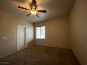Building Photo - 3627 Water Song Dr