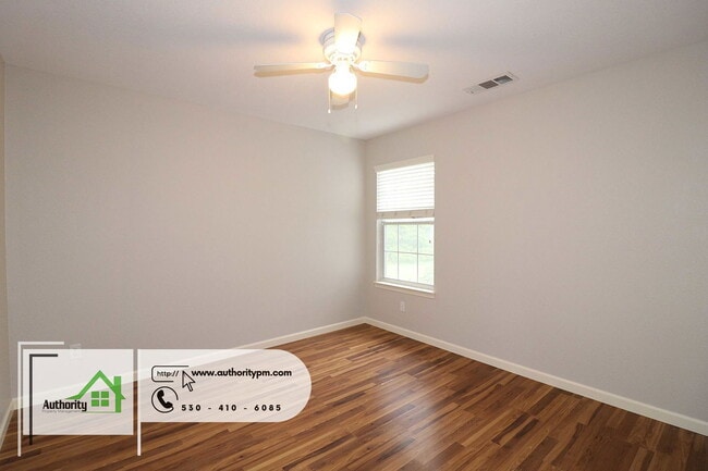 Building Photo - 1883 Yahi Ln