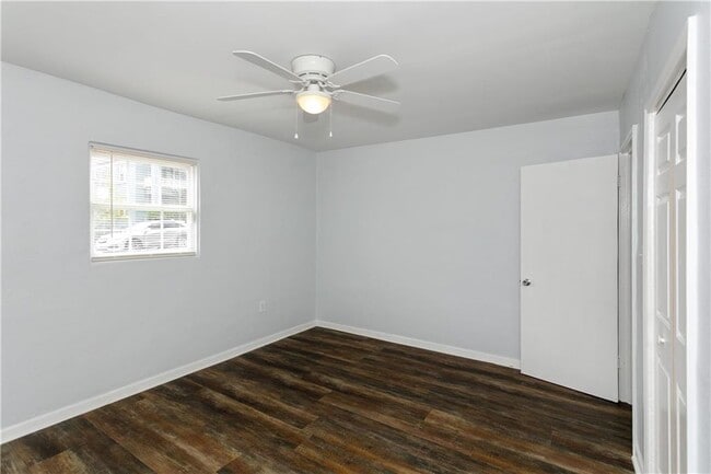 Building Photo - 560 Winton Terrace NE