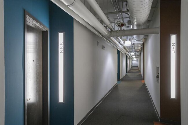 Building Photo - 2115 Yeaman Pl