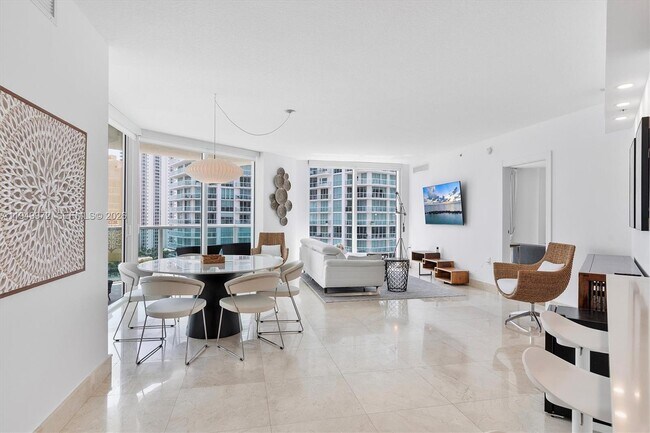 Building Photo - 200 Sunny Isles Blvd