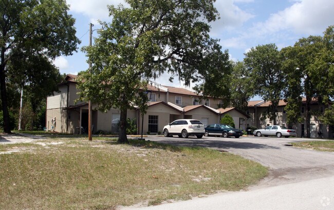 Primary Photo - 1316 Sylvia Ave