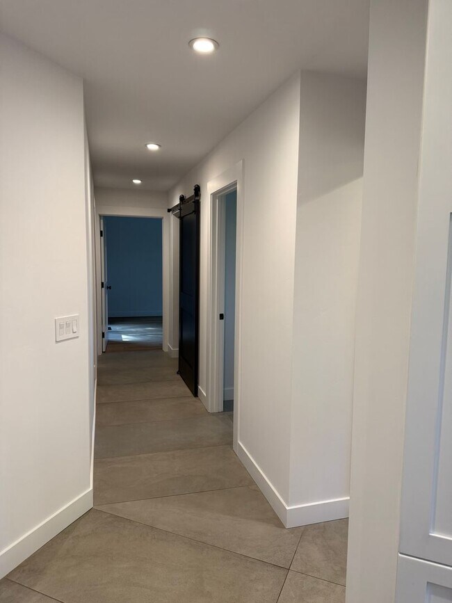 Building Photo - Available Now – Beautiful Carmel Valley Home in Carmel School District