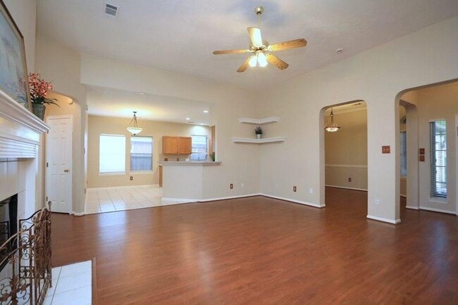 Building Photo - 834 Featherbrook Ct