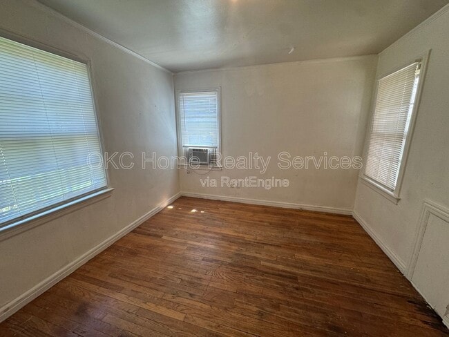 Building Photo - 2713 Normandy St