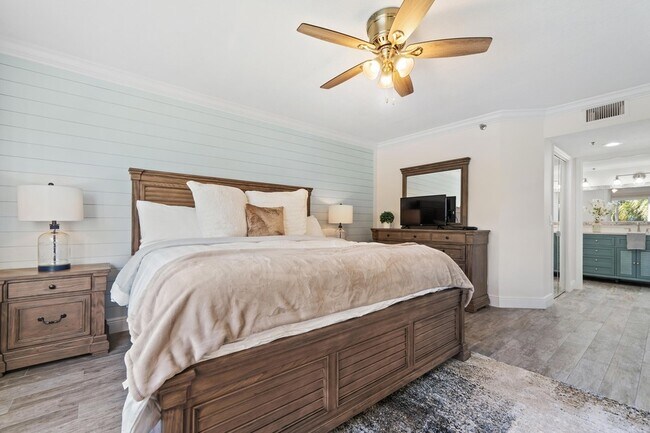 Building Photo - 275 Palm Ave