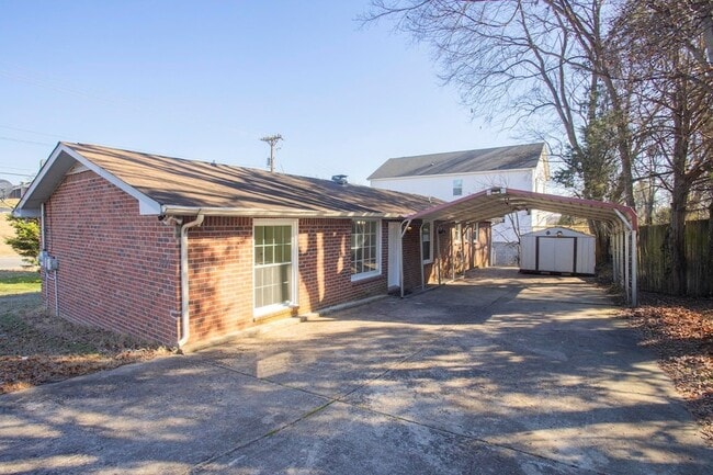 Building Photo - 5100 Colemont Dr