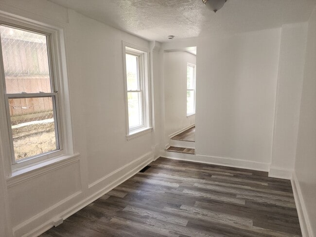 Building Photo - 1313 Lancaster Ave