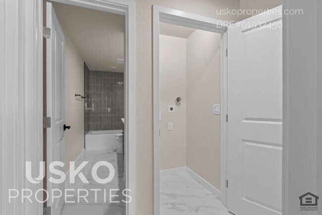 Building Photo - "Charming 2-Bedroom 1-Bath in Fair Oaks!"